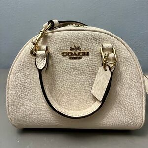 Coach mini Crossbody bag in great condition